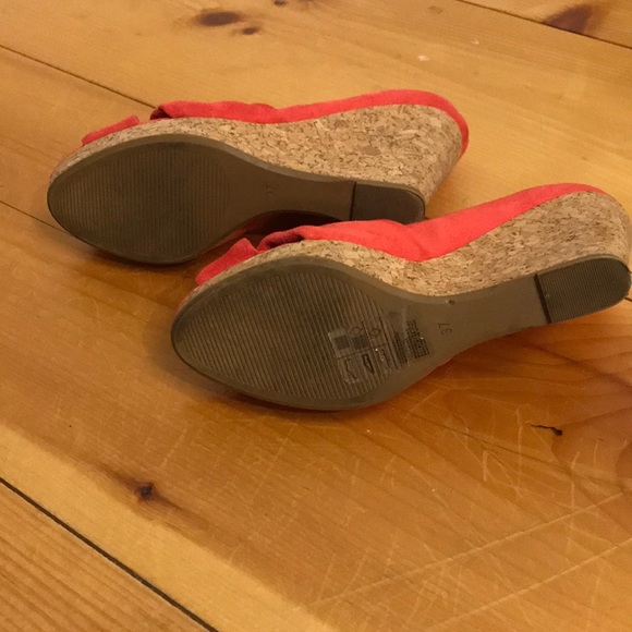 Pink Slip of Wedges - Picture 4 of 4
